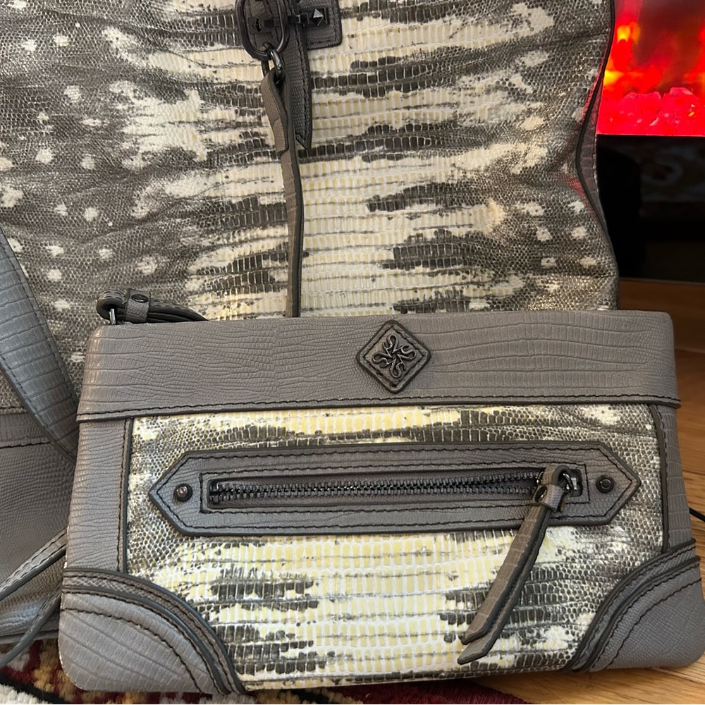 Simply Vera Vera Wang Gray and Cream Shoulder Bag and matching wristlet